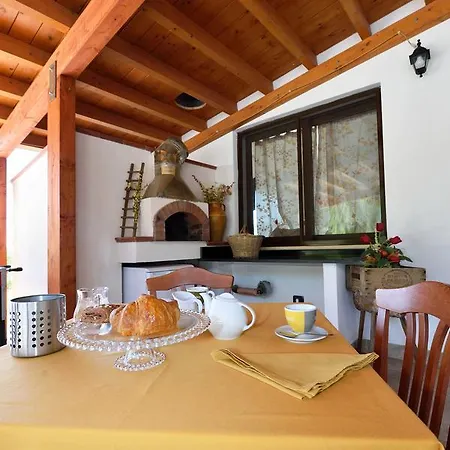 Konukevi Colle D'elce